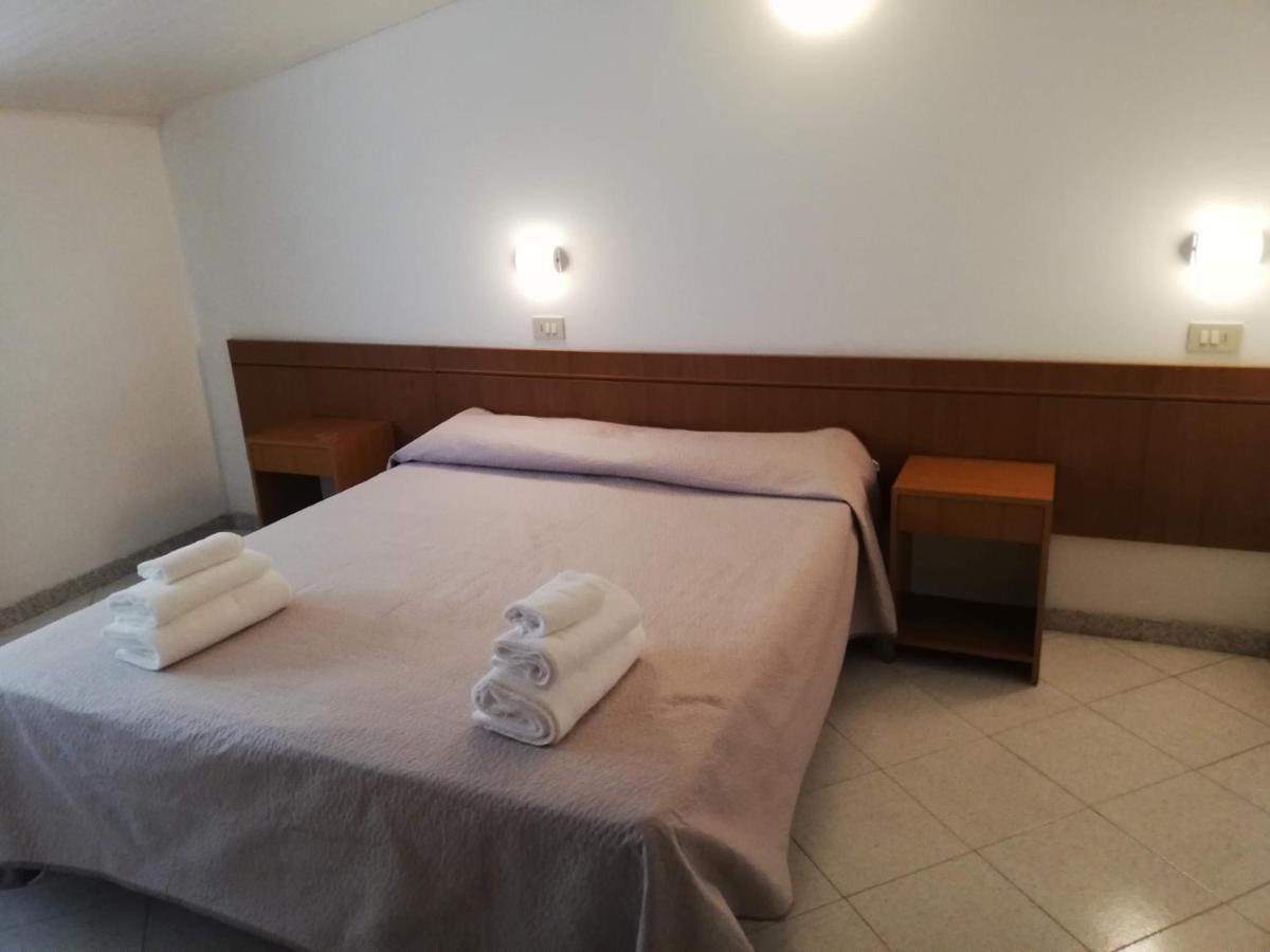 Hotel La Bella Vita Rimini Bagian luar foto