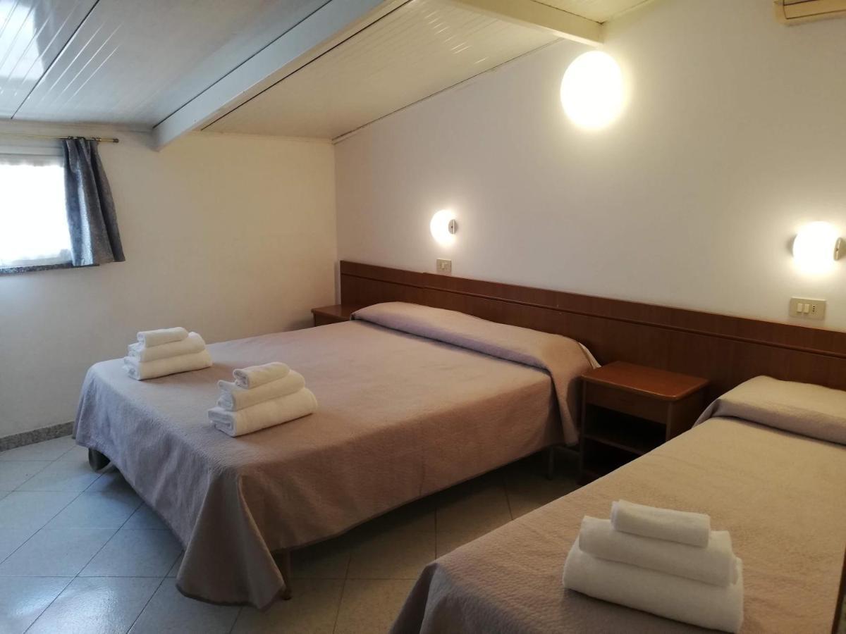 Hotel La Bella Vita Rimini Bagian luar foto