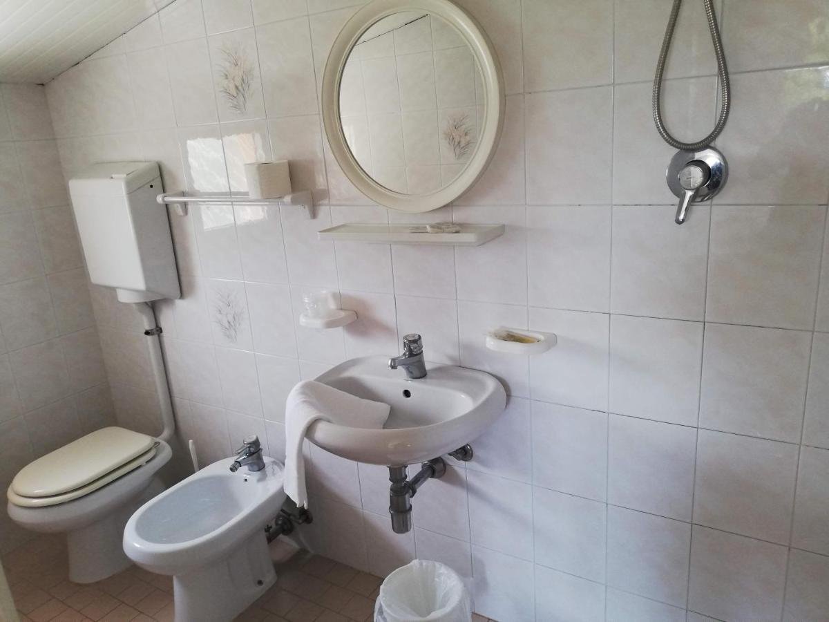 Hotel La Bella Vita Rimini Bagian luar foto