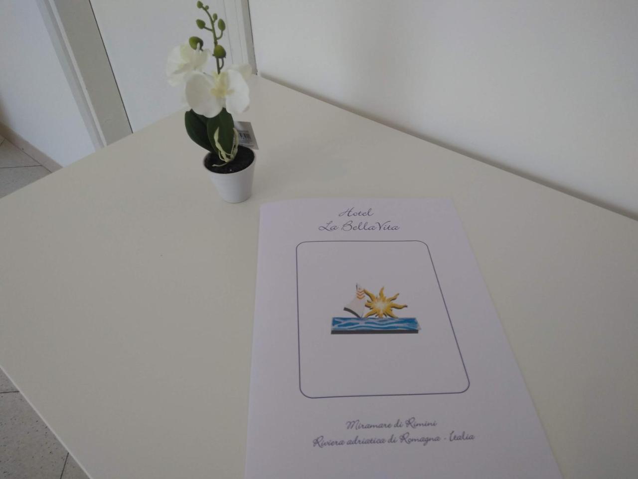 Hotel La Bella Vita Rimini Bagian luar foto