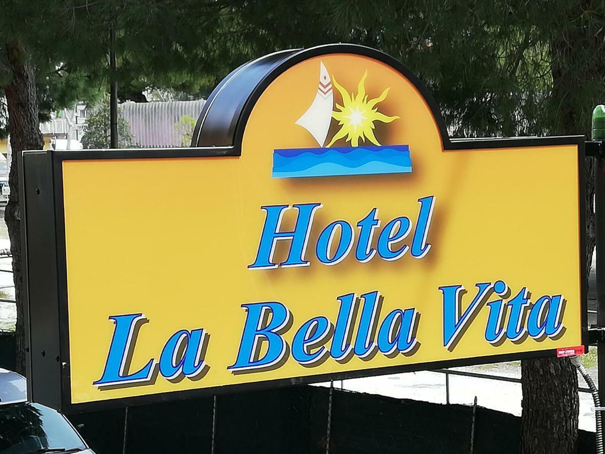 Hotel La Bella Vita Rimini Bagian luar foto