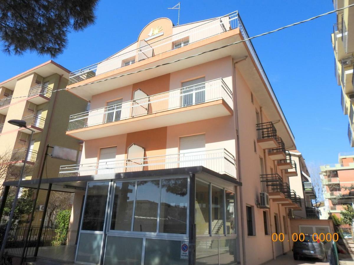Hotel La Bella Vita Rimini Bagian luar foto