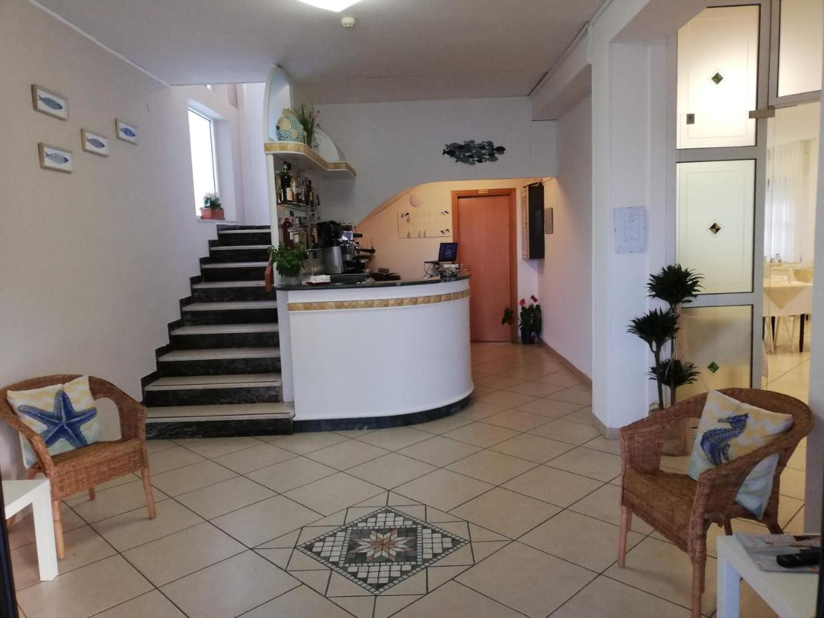 Hotel La Bella Vita Rimini Bagian luar foto