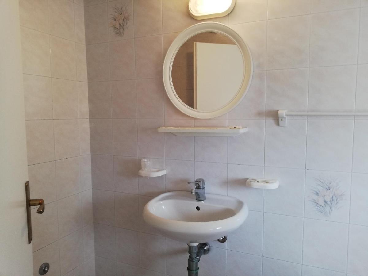 Hotel La Bella Vita Rimini Bagian luar foto